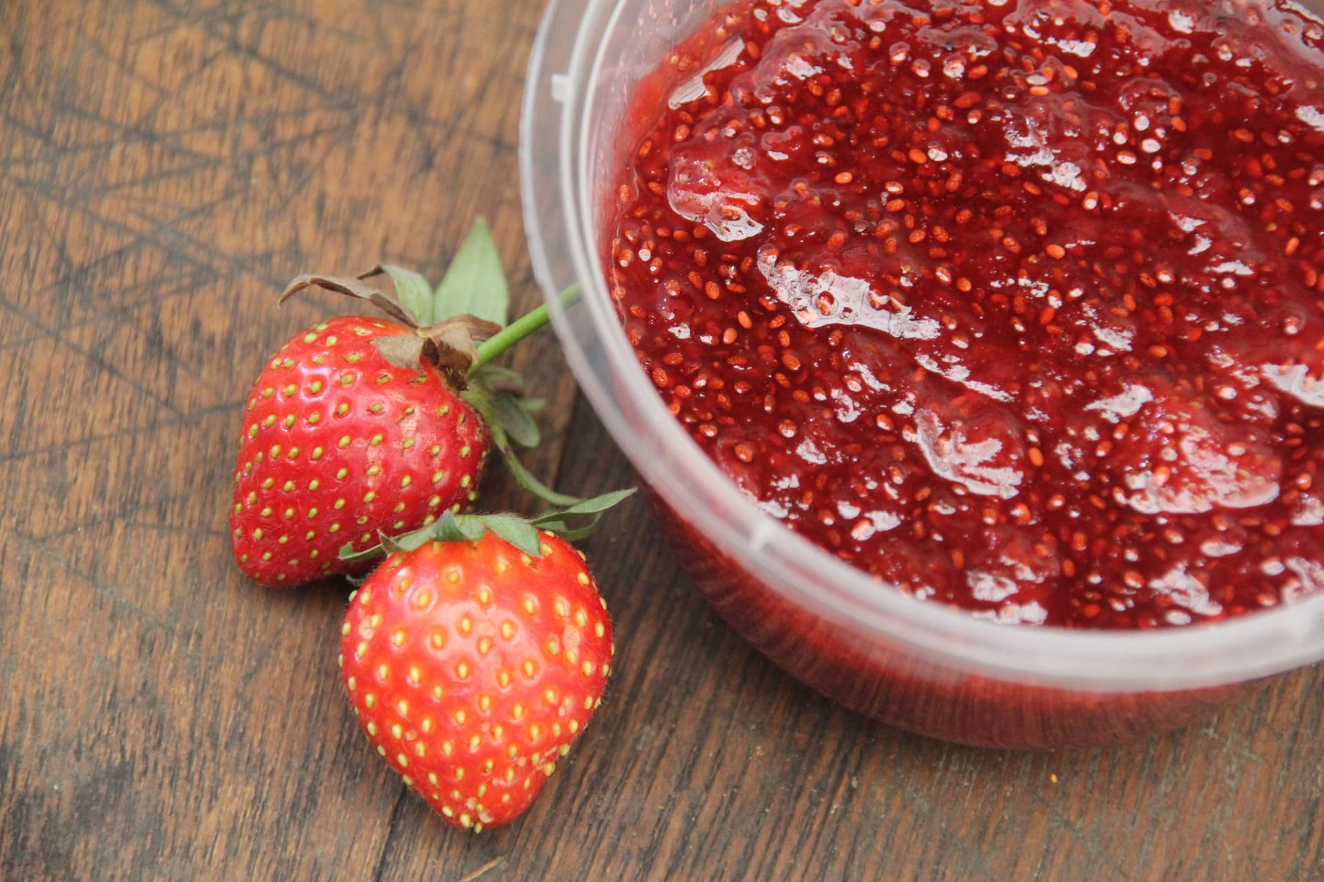 Dari Kebun Ke Meja Makan : Inovasi Pangan Fungsional Selai Stroberi